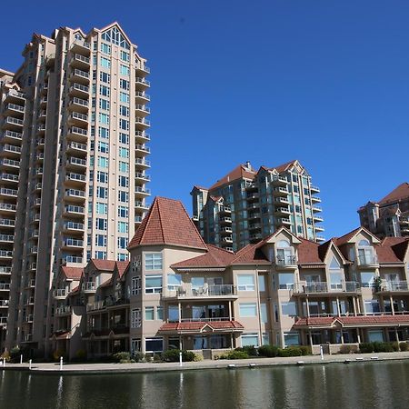 Sunset Waterfront Resort By Discover Kelowna Resort Accommodations Exterior foto
